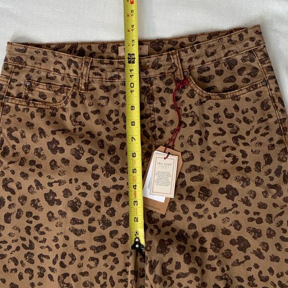 TRU LUXE leopard print hi waist straight jean in brown animal print NWT size 12 - Picture 6 of 11